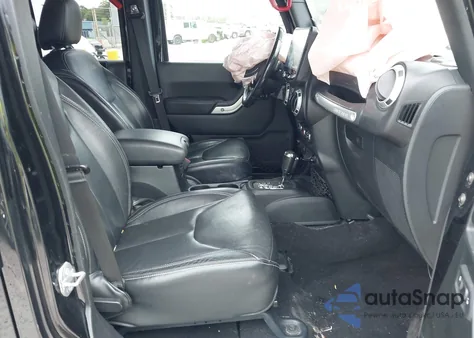 2017 Jeep Wrangler Unlimited Sahara 4X4 из США, поврежденный, VIN 1C4BJWEG6HL725479